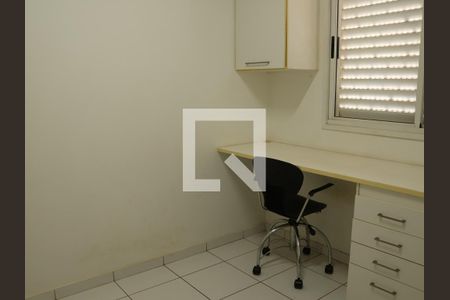 Quarto 1 de apartamento para alugar com 2 quartos, 70m² em Jardim Goiás, Goiânia