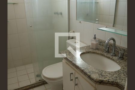 Banheiro da Suíte 1 de apartamento para alugar com 2 quartos, 70m² em Jardim Goiás, Goiânia