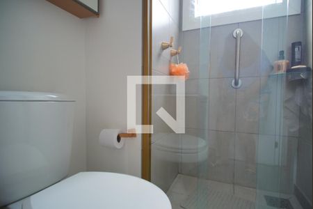 Banheiro da Suíte de apartamento à venda com 3 quartos, 71m² em Jardim do Salso, Porto Alegre