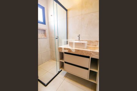 banheiro suite de casa para alugar com 2 quartos, 91m² em Parque Residencial Sabiás, Indaiatuba