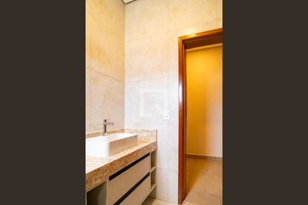 banheiro suite de casa para alugar com 2 quartos, 91m² em Parque Residencial Sabiás, Indaiatuba