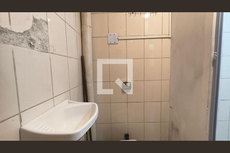 Banheiro de kitnet/studio para alugar com 1 quarto, 25m² em Ipiranga, São Paulo