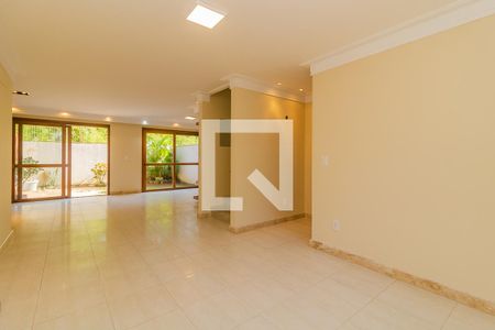 Casa de Condomínio à venda com 4 quartos, 354m² em Pedra Redonda, Porto Alegre