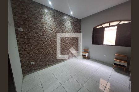 Casa para alugar com 4 quartos, 212m² em Parque Maria Helena, Suzano