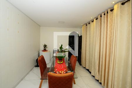 Casa à venda com 6 quartos, 350m² em Água Branca, Contagem