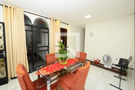 Casa à venda com 6 quartos, 350m² em Água Branca, Contagem