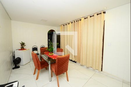 Casa à venda com 6 quartos, 350m² em Água Branca, Contagem