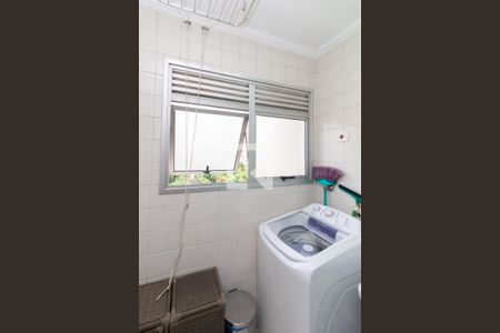 Cozinha e Área de Serviço de apartamento à venda com 2 quartos, 48m² em Vila Carmosina, São Paulo