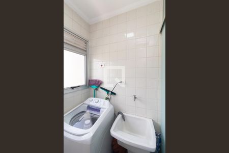 Cozinha e Área de Serviço de apartamento à venda com 2 quartos, 48m² em Vila Carmosina, São Paulo