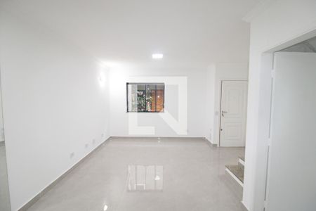 Sala de casa de condomínio à venda com 3 quartos, 110m² em Chora Menino, São Paulo