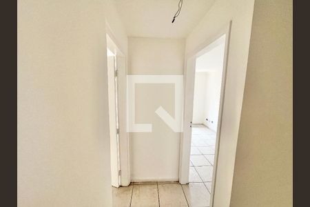 Corredor de casa de condomínio à venda com 2 quartos, 100m² em Jardim Sonia, São Paulo