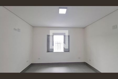Quarto 1 de casa para alugar com 2 quartos, 55m² em Jardim do Estádio, Santo André