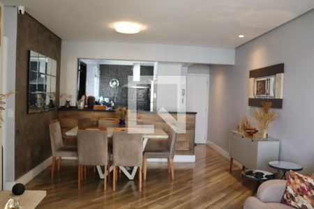 Sala de apartamento à venda com 3 quartos, 105m² em Jardim Tupanci, Barueri