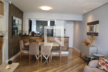 Sala de apartamento à venda com 3 quartos, 105m² em Jardim Tupanci, Barueri
