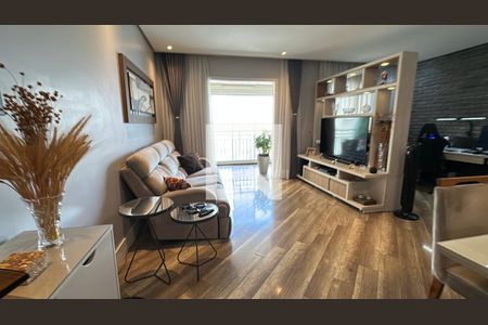 Sala de apartamento à venda com 3 quartos, 105m² em Jardim Tupanci, Barueri