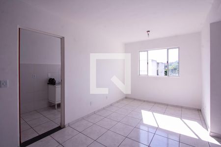 Sala de apartamento para alugar com 2 quartos, 76m² em Tribobó, São Gonçalo