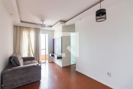 Sala  de apartamento para alugar com 2 quartos, 48m² em Quitaúna, Osasco
