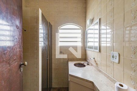 Banheiro 1 de casa à venda com 4 quartos, 234m² em Vila Brasilio Machado, São Paulo