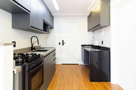 Cozinha de apartamento para alugar com 1 quarto, 32m² em Bom Retiro, São Paulo