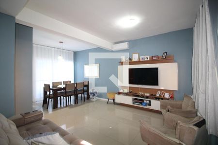 Sala de casa de condomínio à venda com 3 quartos, 100m² em Taquara, Rio de Janeiro