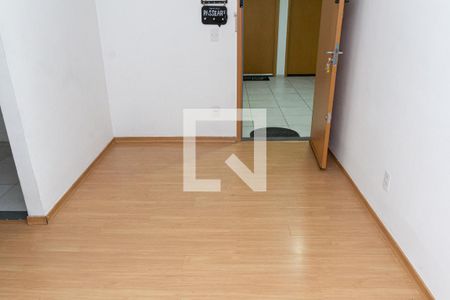 Sala de apartamento para alugar com 2 quartos, 55m² em Inhoaíba, Rio de Janeiro