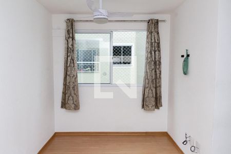 Sala de apartamento para alugar com 2 quartos, 55m² em Inhoaíba, Rio de Janeiro