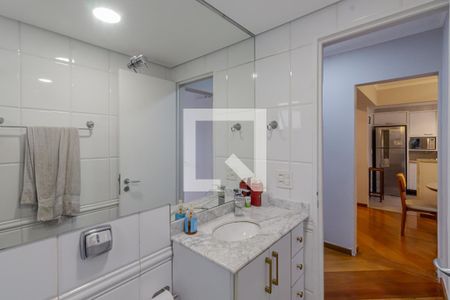 Banheiro de apartamento à venda com 2 quartos, 77m² em Vila Nova Conceição, São Paulo