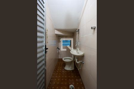 Banheiro de casa para alugar com 1 quarto, 50m² em Jardim Oliveiras, Taboão da Serra