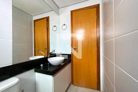 Banheiro de kitnet/studio para alugar com 1 quarto, 36m² em Ouro Preto, Belo Horizonte