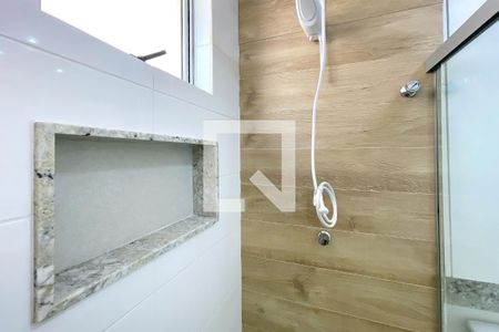 Banheiro de kitnet/studio para alugar com 1 quarto, 31m² em Paquetá, Belo Horizonte