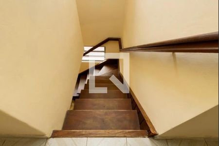 Escada de casa à venda com 3 quartos, 257m² em Parque Sao Domingos, São Paulo