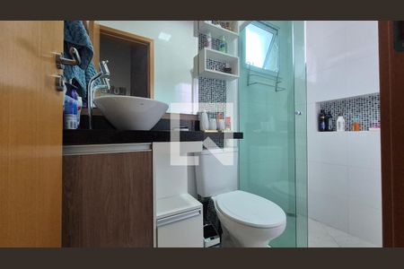 Banheiro da suíte de apartamento para alugar com 2 quartos, 63m² em Jardim Paraiso, Santo André