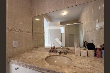 Suíte 1 - Banheiro de casa de condomínio à venda com 4 quartos, 282m² em Vargem Pequena, Rio de Janeiro