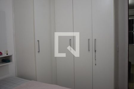 Quarto 1 de apartamento para alugar com 2 quartos, 47m² em Vila Isis Cristina, Embu das Artes