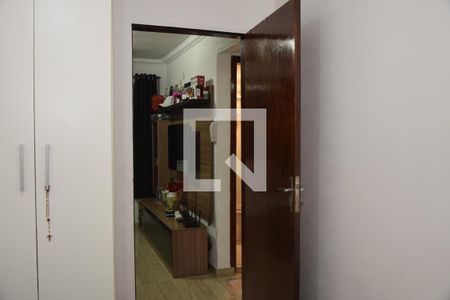 Quarto 1 de apartamento para alugar com 2 quartos, 47m² em Vila Isis Cristina, Embu das Artes