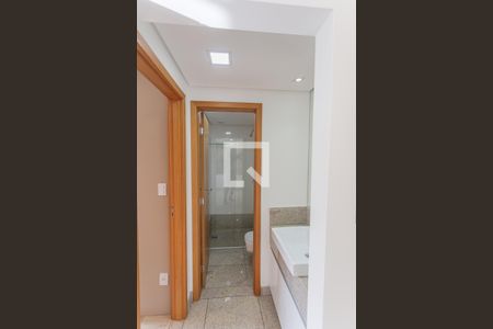 Corredor de apartamento para alugar com 1 quarto, 40m² em Savassi, Belo Horizonte