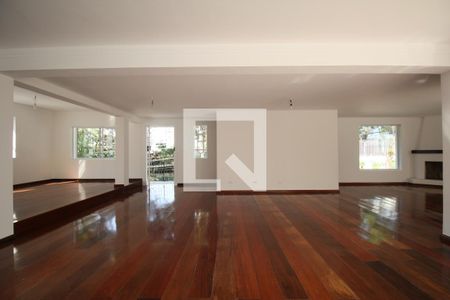 Sala de casa à venda com 5 quartos, 500m² em Vila Inah, São Paulo