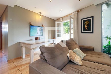 Sala de casa para alugar com 2 quartos, 225m² em Jardim do Colegio, São Paulo