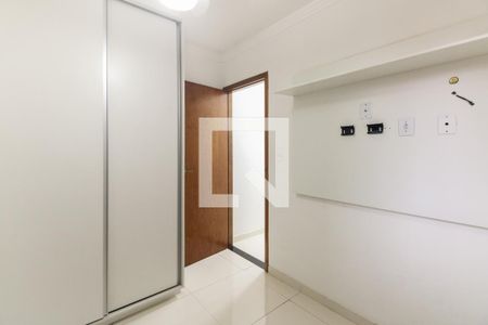 Quarto 1 de casa de condomínio à venda com 3 quartos, 106m² em Vila Carrão, São Paulo