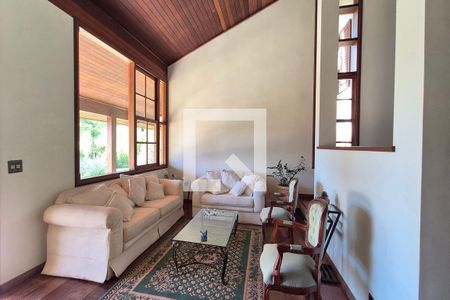 Sala de Estar de casa de condomínio para alugar com 5 quartos, 570m² em Condomínio Chácaras do Alto da Nova Campinas, Campinas