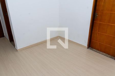 Sala de casa para alugar com 2 quartos, 100m² em Campo Grande, Rio de Janeiro
