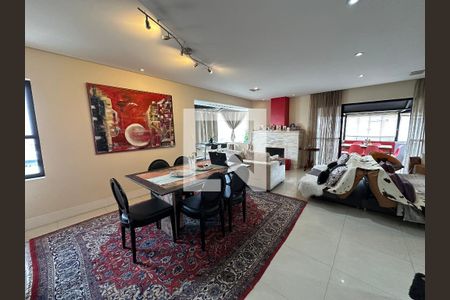 Sala de apartamento à venda com 4 quartos, 220m² em Alphaville, Barueri