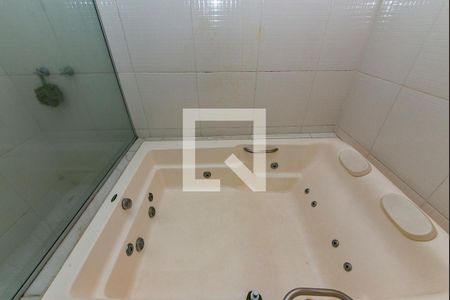 Banheiro da Suíte 1 de casa para alugar com 5 quartos, 551m² em Engenho Nogueira, Belo Horizonte