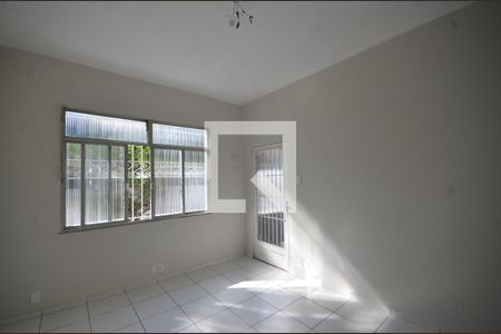 Sala de casa para alugar com 2 quartos, 114m² em Vila Valqueire, Rio de Janeiro