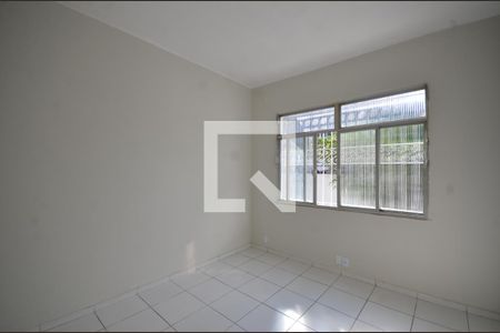 Sala de casa para alugar com 2 quartos, 114m² em Vila Valqueire, Rio de Janeiro