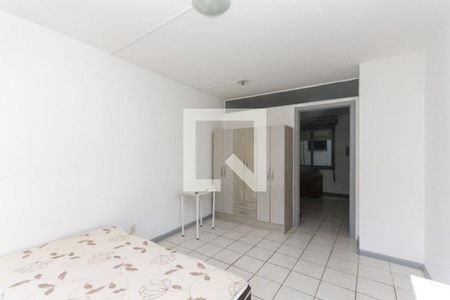 Quarto  de apartamento para alugar com 1 quarto, 30m² em Azenha, Porto Alegre