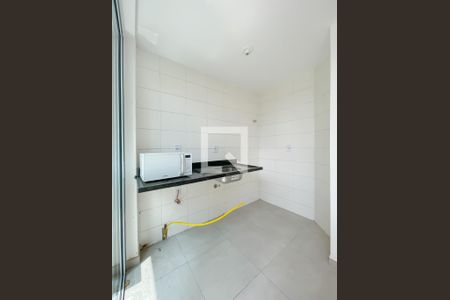 Sala e Cozinha de casa de condomínio à venda com 2 quartos, 52m² em Santa Maria, Osasco