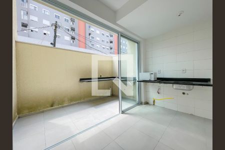 Varanda e Cozinha de casa de condomínio à venda com 2 quartos, 52m² em Santa Maria, Osasco