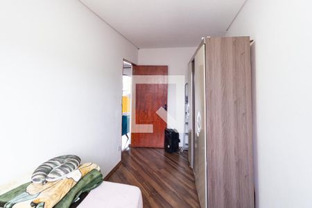 Quarto de casa para alugar com 2 quartos, 130m² em Vila Silviania, Carapicuíba