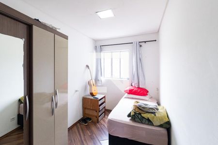 Quarto de casa para alugar com 2 quartos, 130m² em Vila Silviania, Carapicuíba